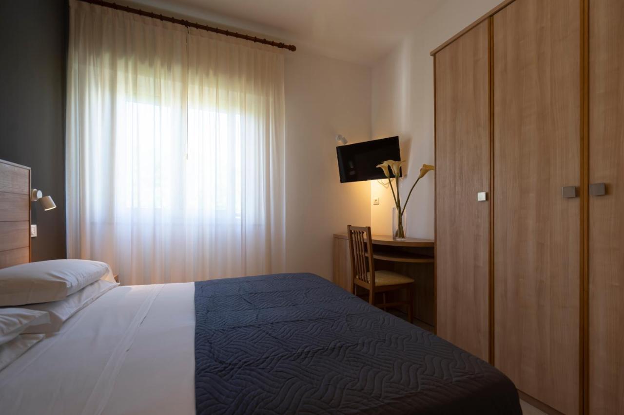 Hotel Mocambo Riccione Bagian luar foto