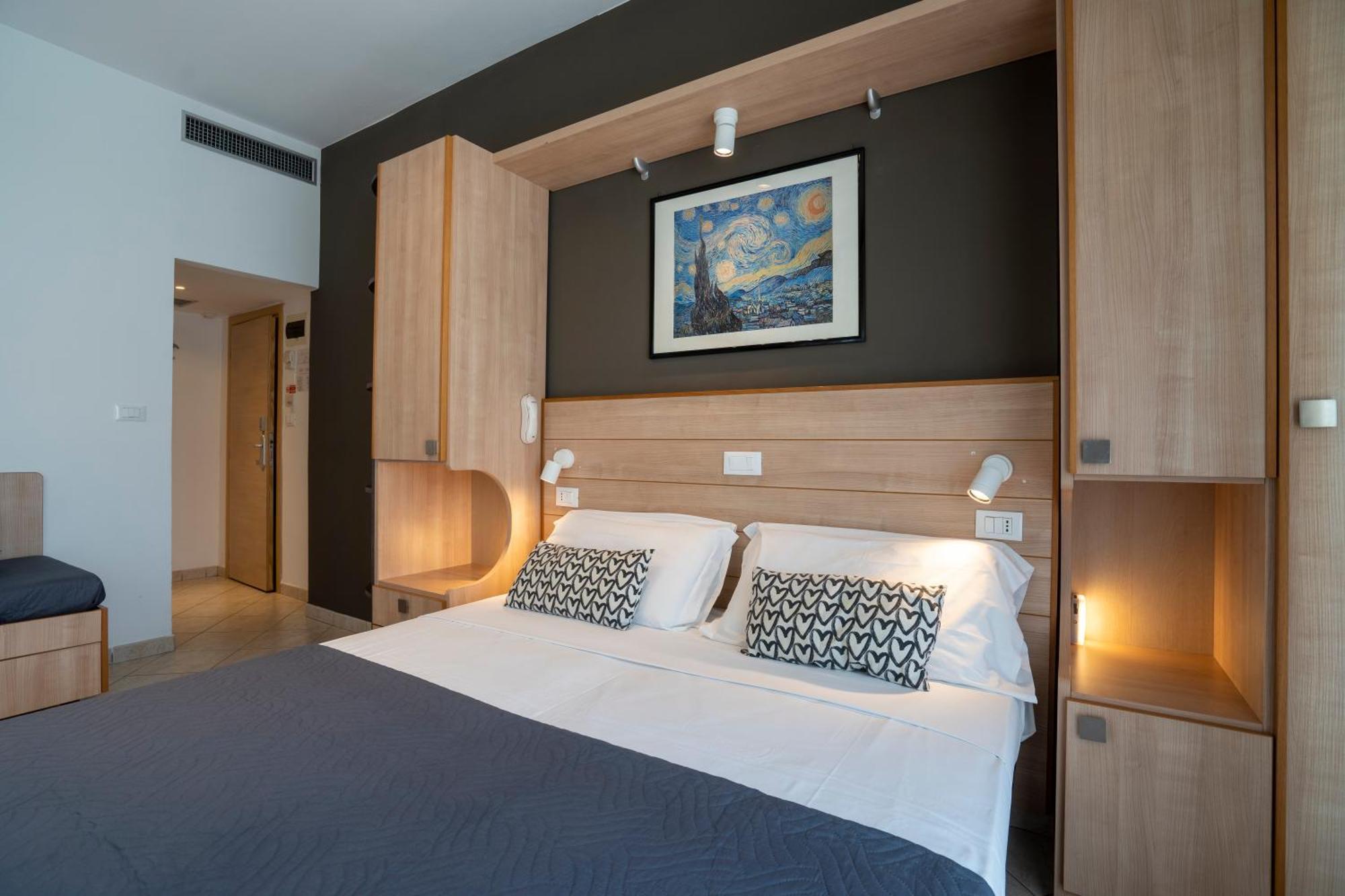 Hotel Mocambo Riccione Bagian luar foto