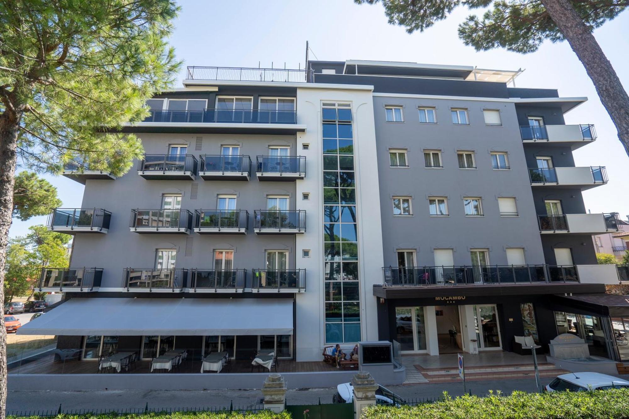 Hotel Mocambo Riccione Bagian luar foto