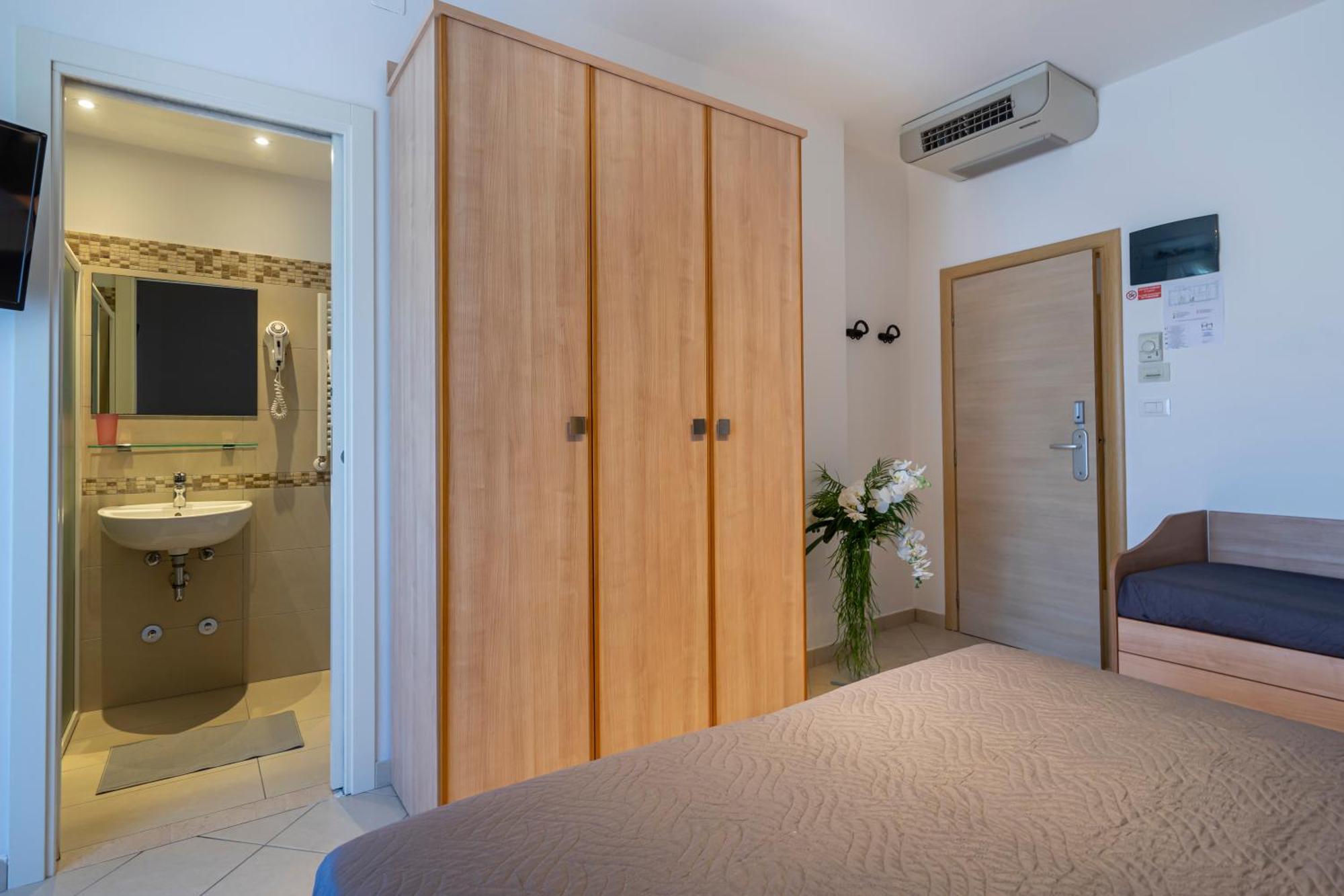 Hotel Mocambo Riccione Ruang foto